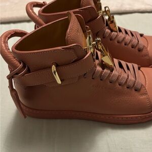 Buscemi Leather Sneakers in Rose with Gold Details